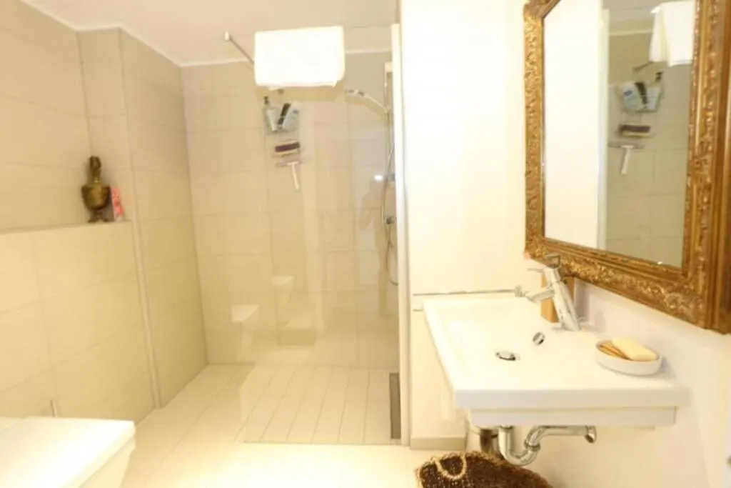 Apartment Large Family Retro Flat In City Center- Large Terrace & Garden View, Free Parking Luxembourg